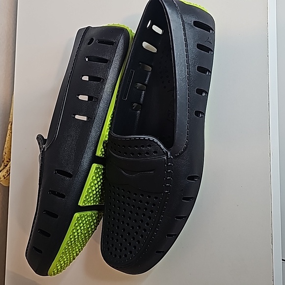 Men's Perforated Driver, Slip on, Created for Macy's Navy blue Size12 - Picture 2 of 7